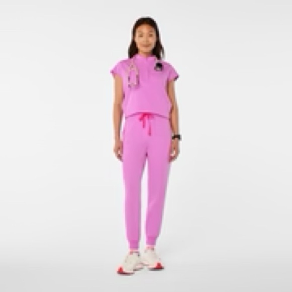 Figs LIMITED EDITION Pink Cloud Scrub Set